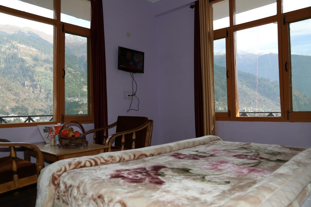 Hotel Ridge View Manāli Pokoj fotografie