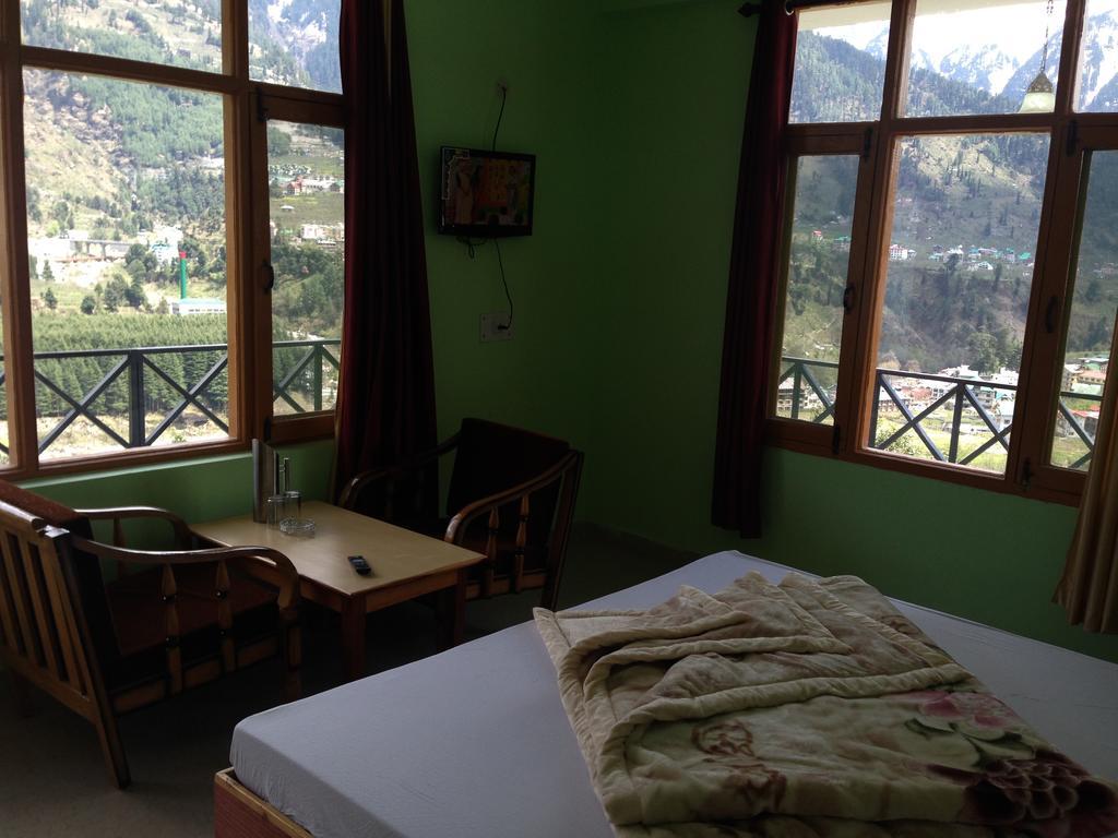 Hotel Ridge View Manāli Pokoj fotografie